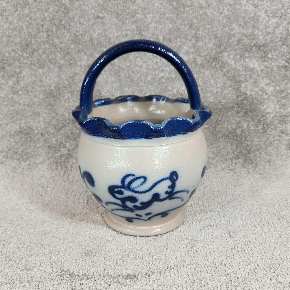 Wisconsin‎ Pottery Basket Blue Rabbit Salt Glazed Stoneware Vintage 1991